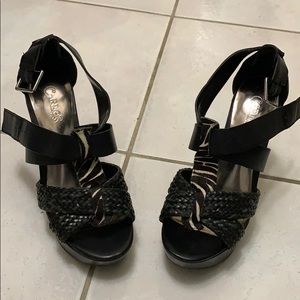 Super cute and comfy Carlos Santana wedges